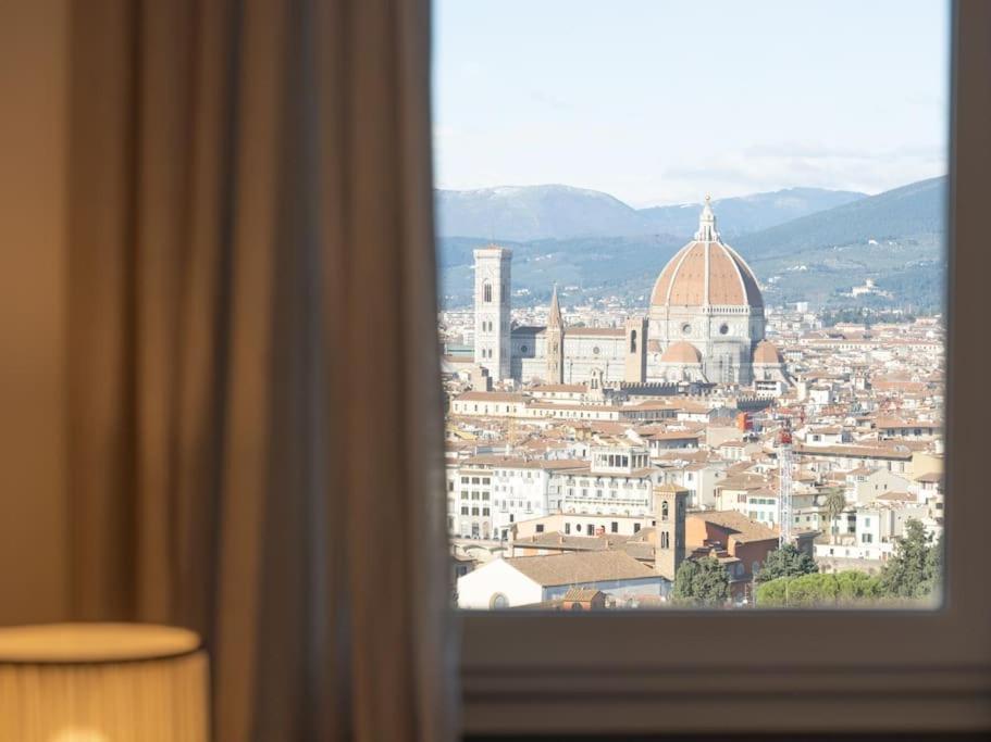 Luxury Window On Florencia