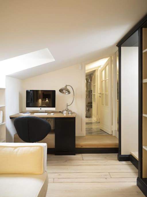 Luxury Window On Apartamento