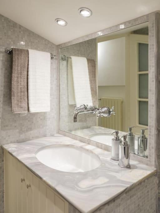 Luxury Window On Apartamento Florencia