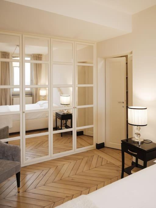 Luxury Window On Apartamento *