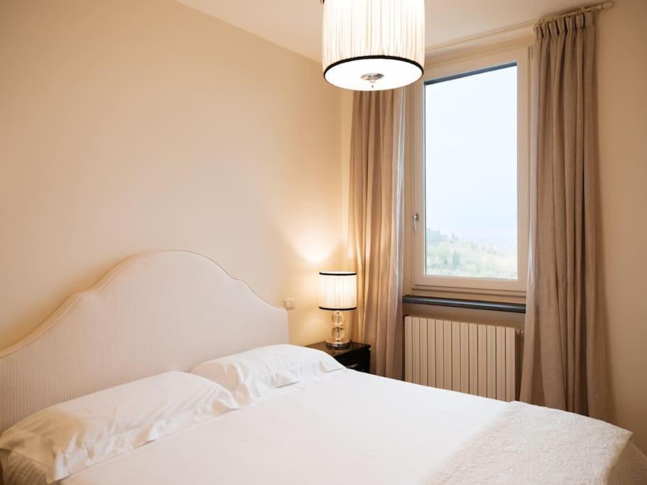 Luxury Window On Apartamento *